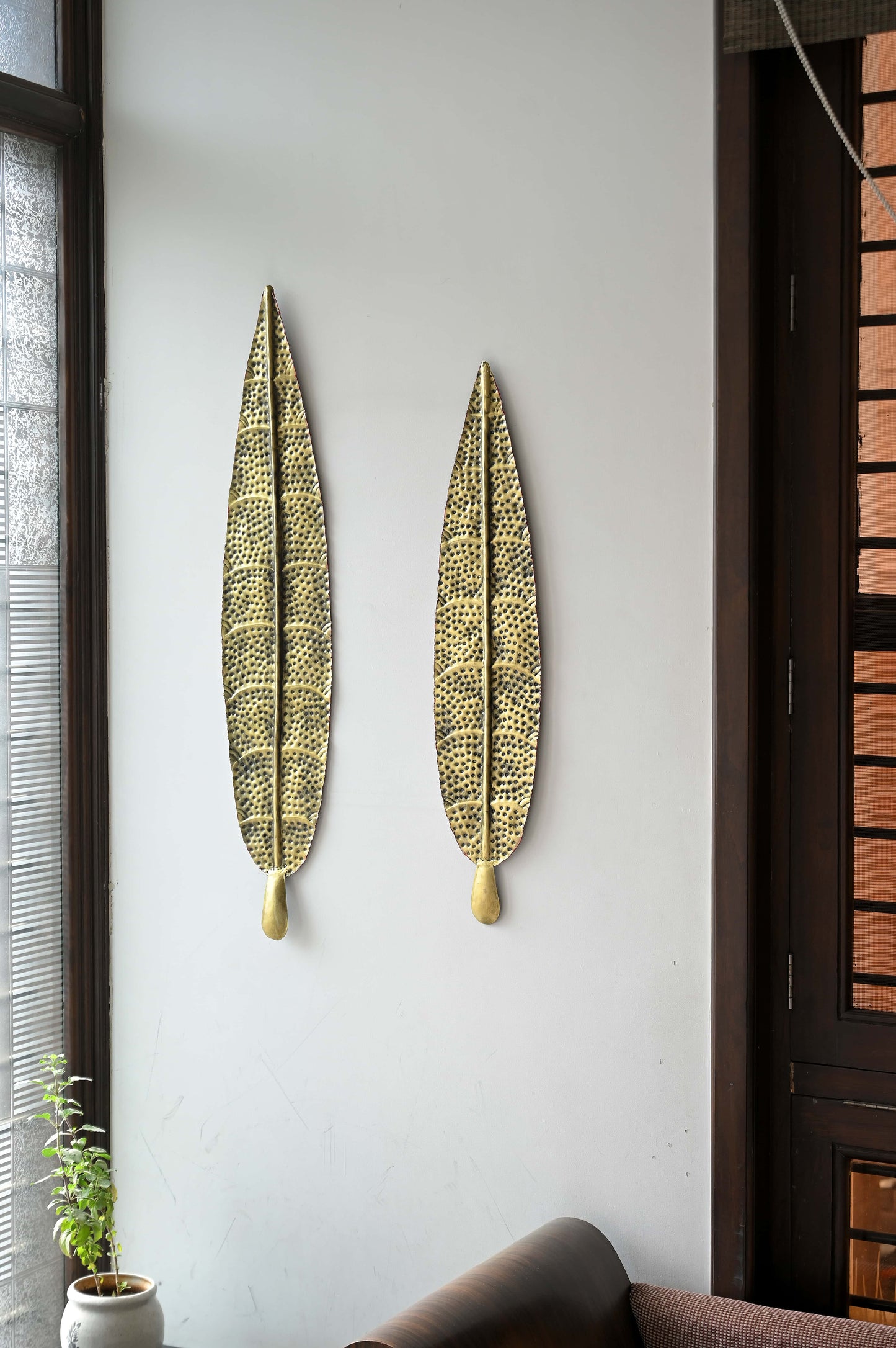 Elegant Gold Leaf Wall Decorations – Set of 2 Sculptural Metal Wall Art