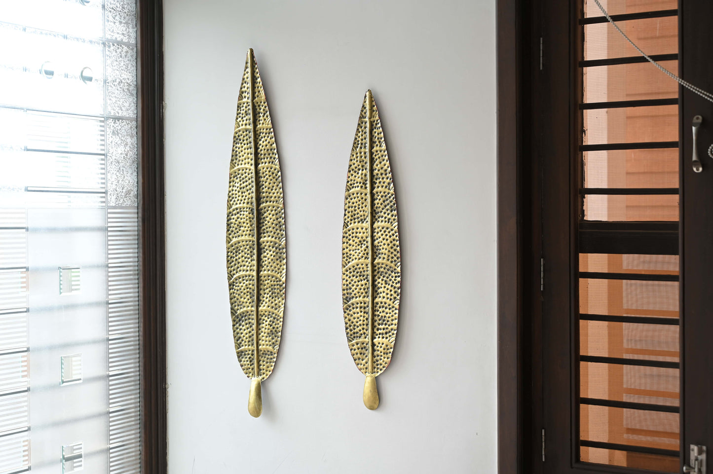 Elegant Gold Leaf Wall Decorations – Set of 2 Sculptural Metal Wall Art