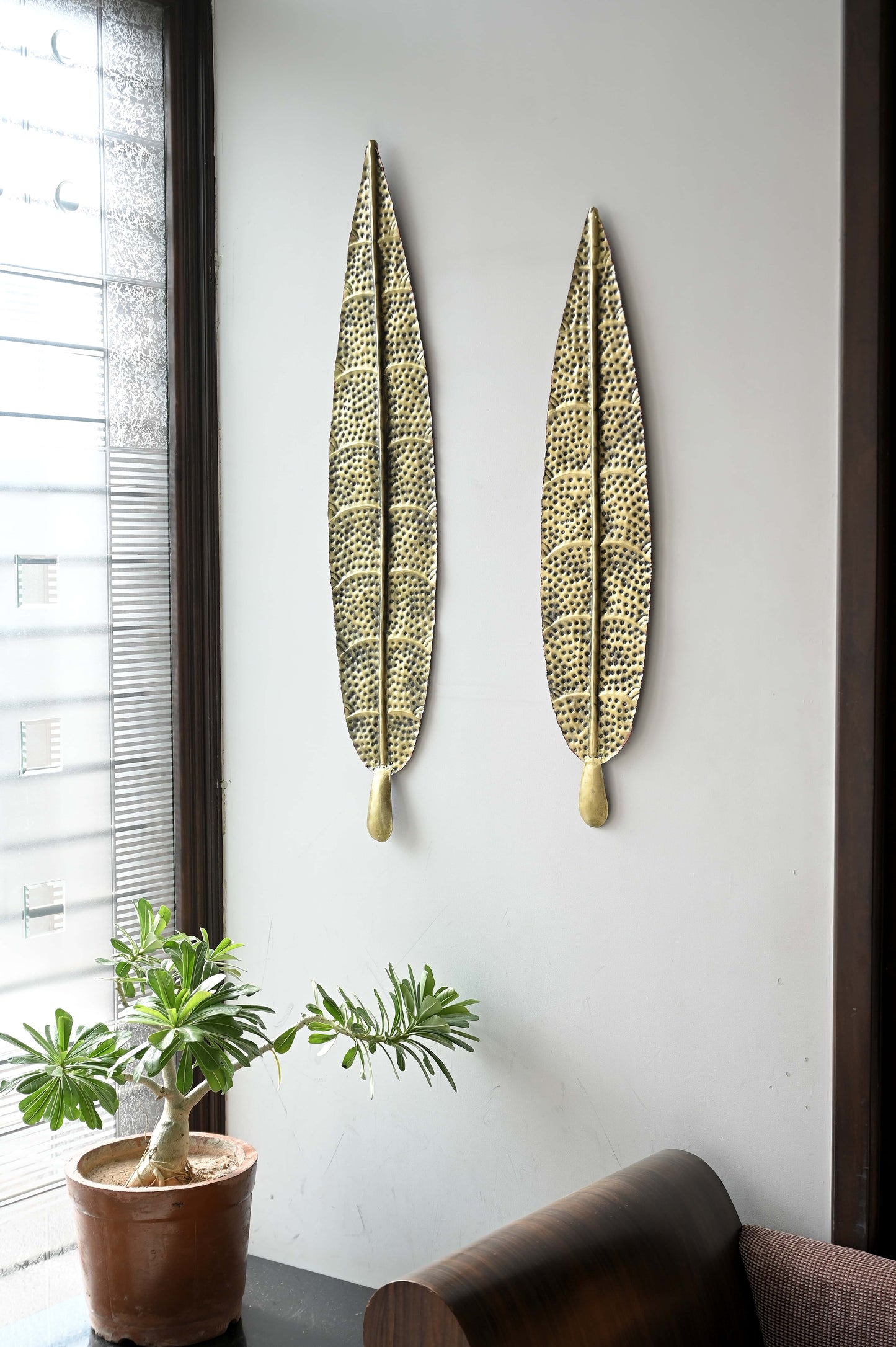 Elegant Gold Leaf Wall Decorations – Set of 2 Sculptural Metal Wall Art