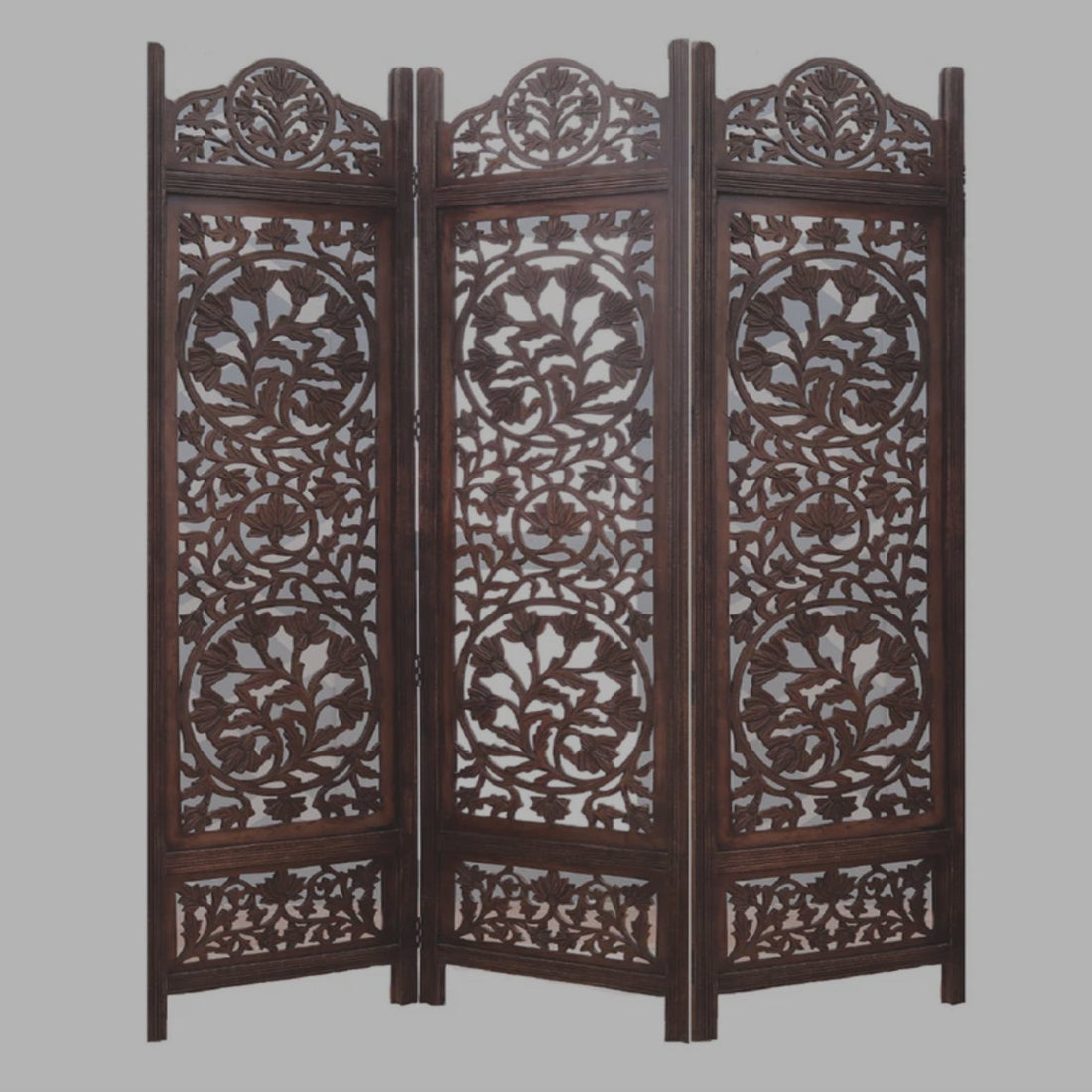 Raumteiler aus dunklem Mangoholz mit filigraner, handgeschnitzter Blumenverzierung