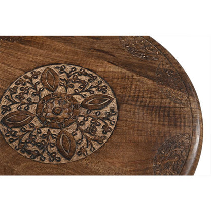 Detail einer handgefertigten Mango Holz Tischplatte mit floraler Schnitzerei, nachhaltig von iAnanas