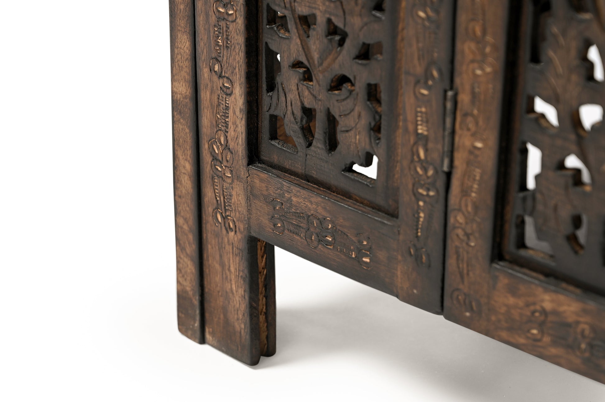 Vintage Solid Mango Wood Coffee Table - Handmade Wooden Coffee Table with Carved Details, Brown Finish, Decorative and Sturdy for Living Room - 92 x 45 x 45 cm iAnanas